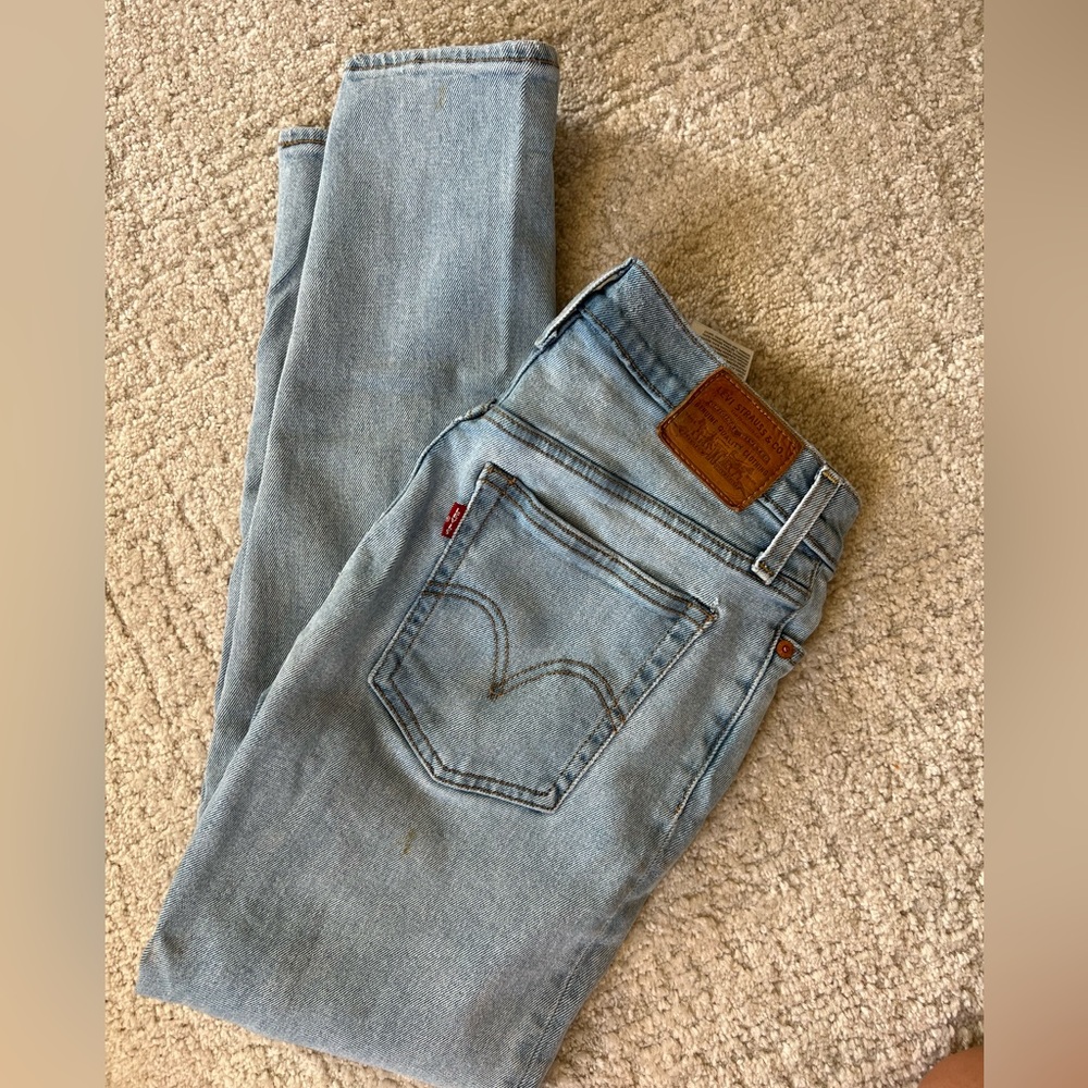 Levi’s wedgie jeans.